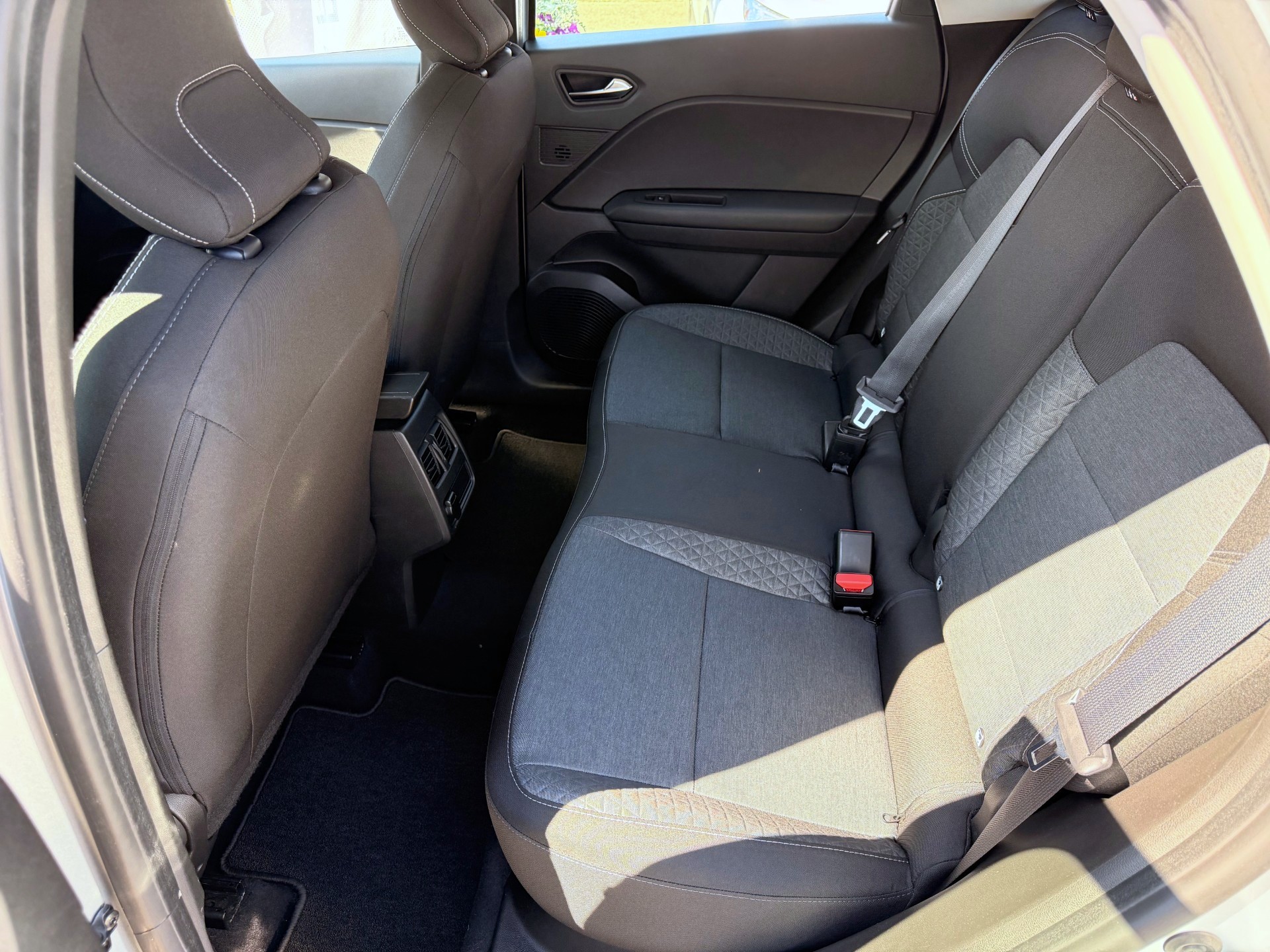 
								RENAULT Captur 1.6 E-Tech Hybride rechargeable 160 ZEN full									