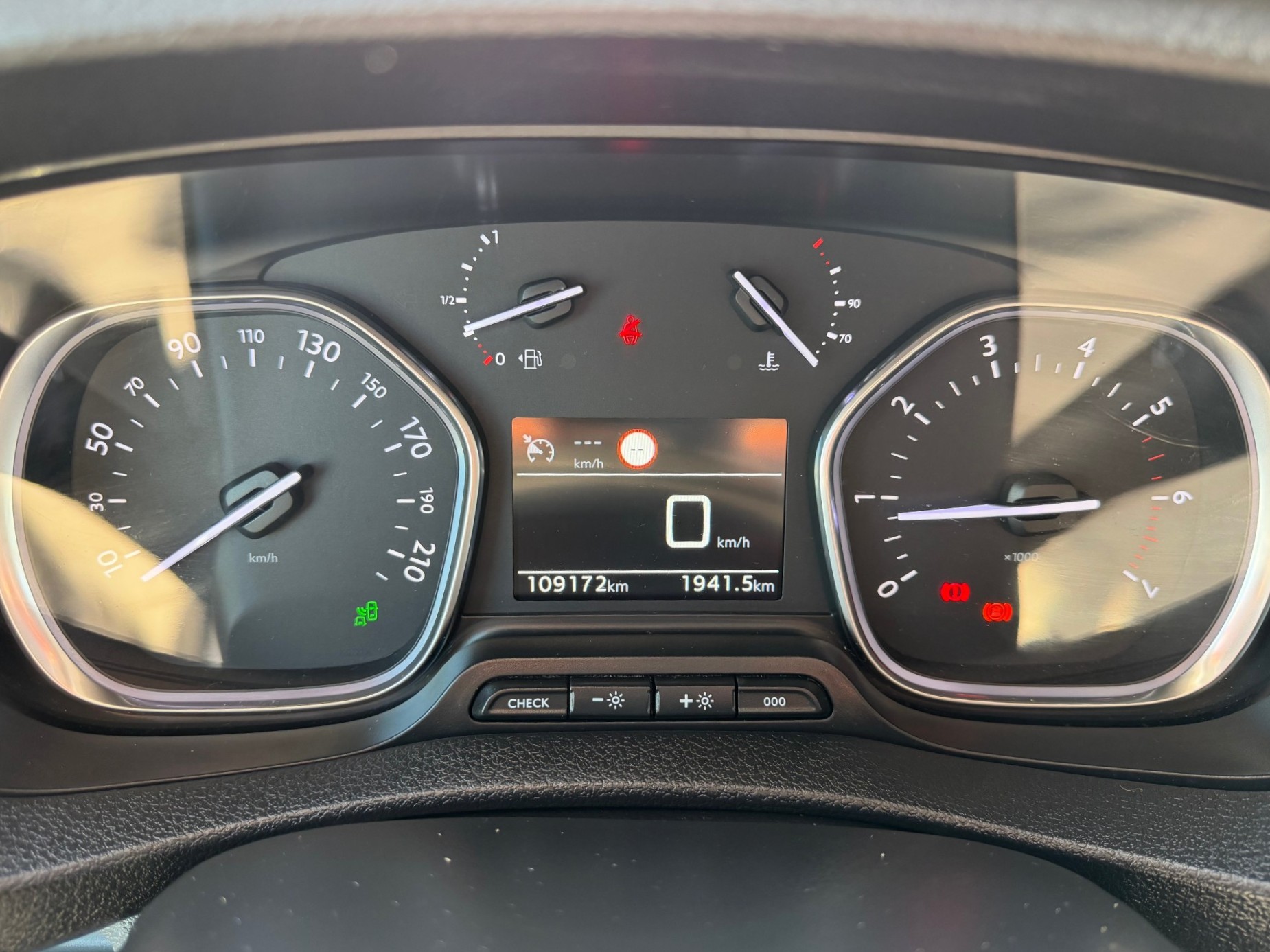 
								Jumpy Cabine Approfondie XL 2.0 BlueHDi 120 BVM6 Club 340Nm 6 places full									