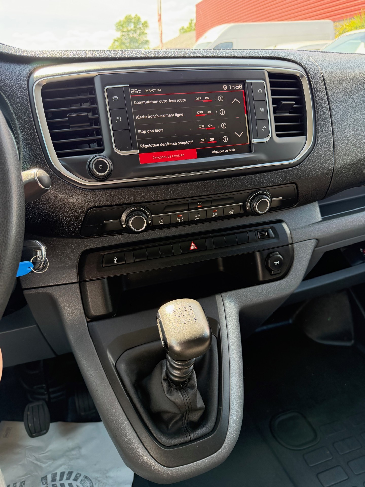 
								Jumpy Cabine Approfondie XL 2.0 BlueHDi 120 BVM6 Club 340Nm 6 places full									