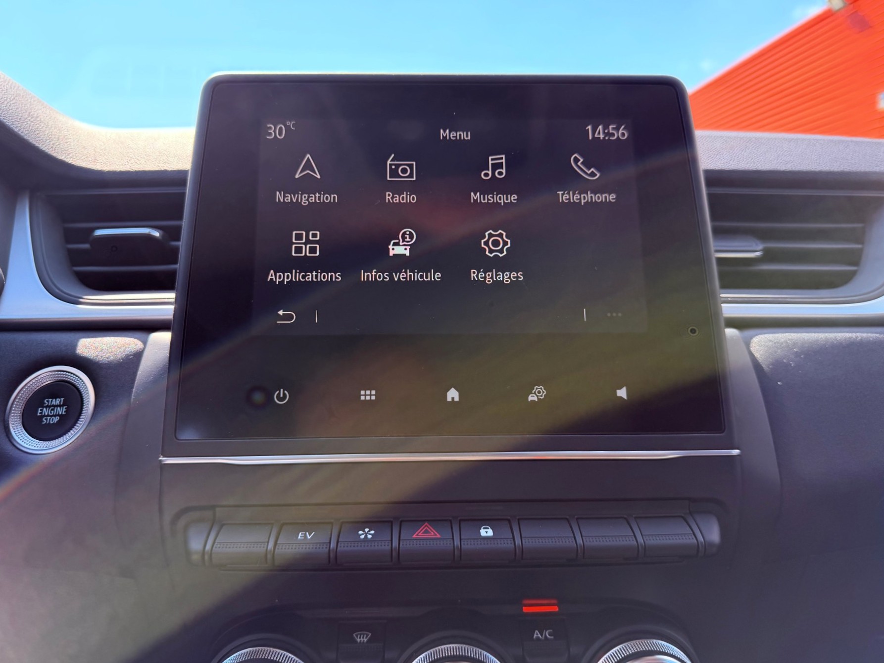 
								RENAULT Captur 1.6 E-Tech Hybride rechargeable 160 ZEN full									