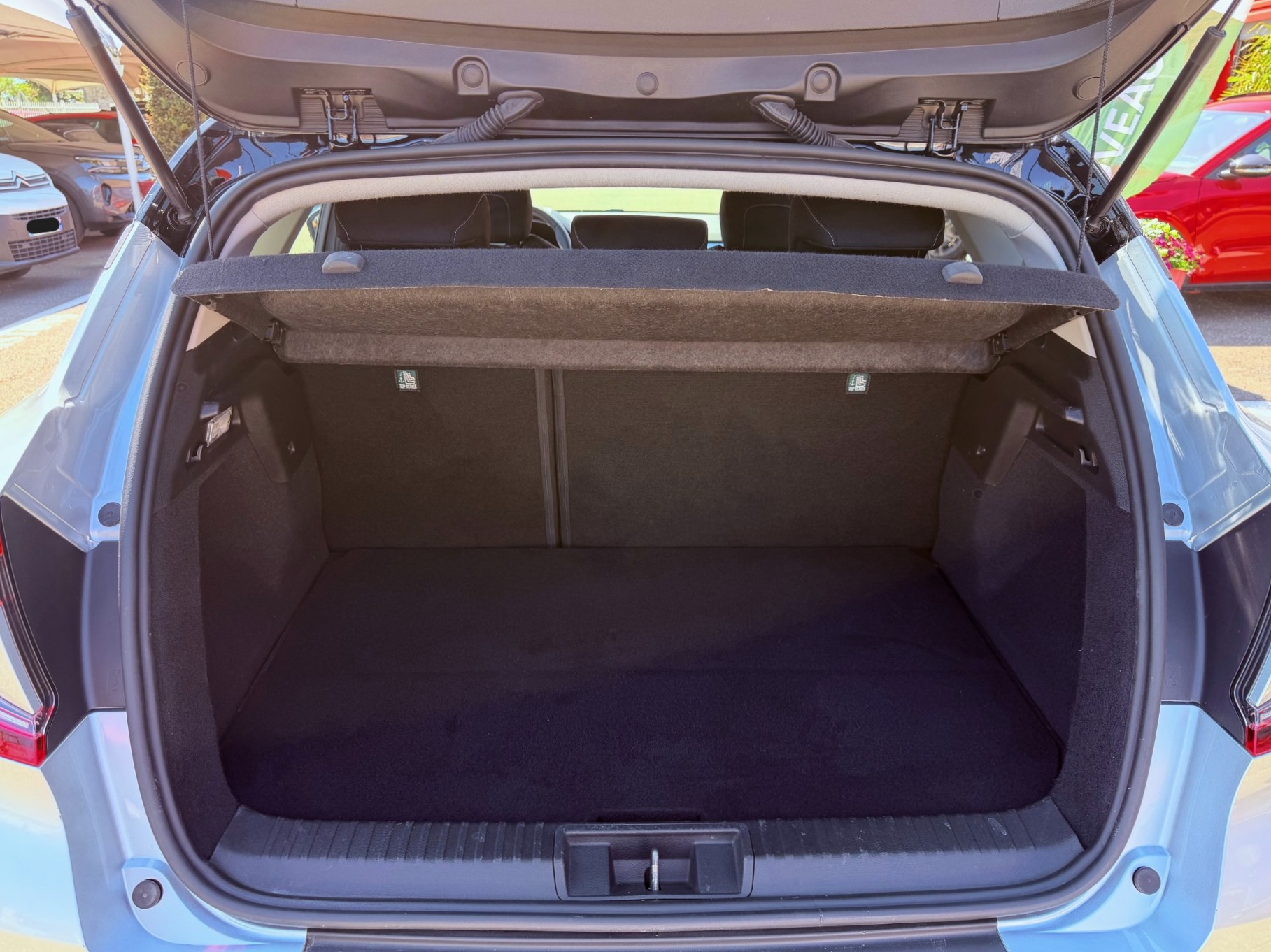 
								RENAULT Captur 1.6 E-Tech Hybride rechargeable 160 ZEN full									