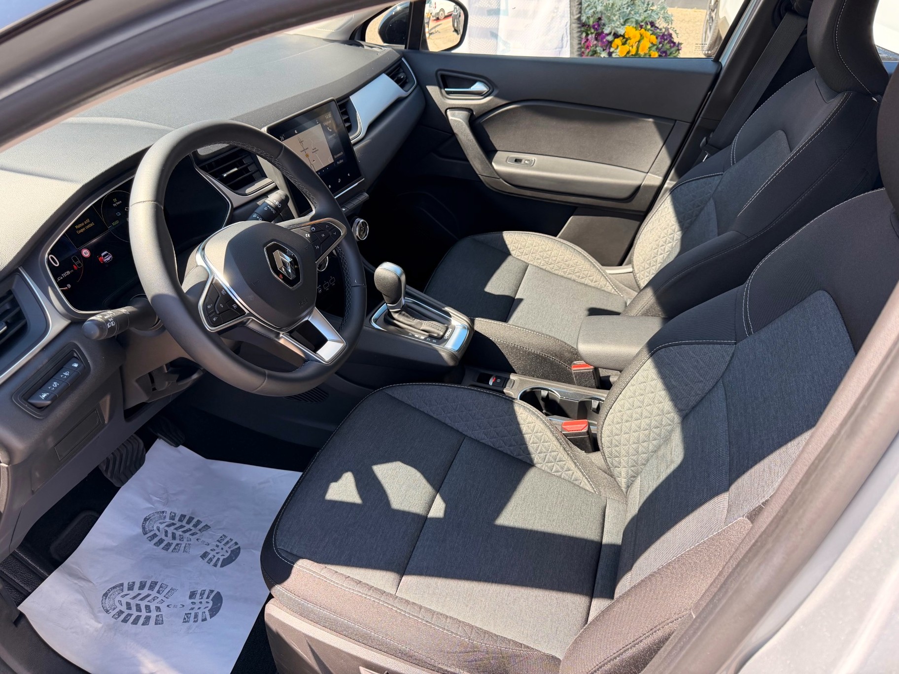 
								RENAULT Captur 1.6 E-Tech Hybride rechargeable 160 ZEN full									