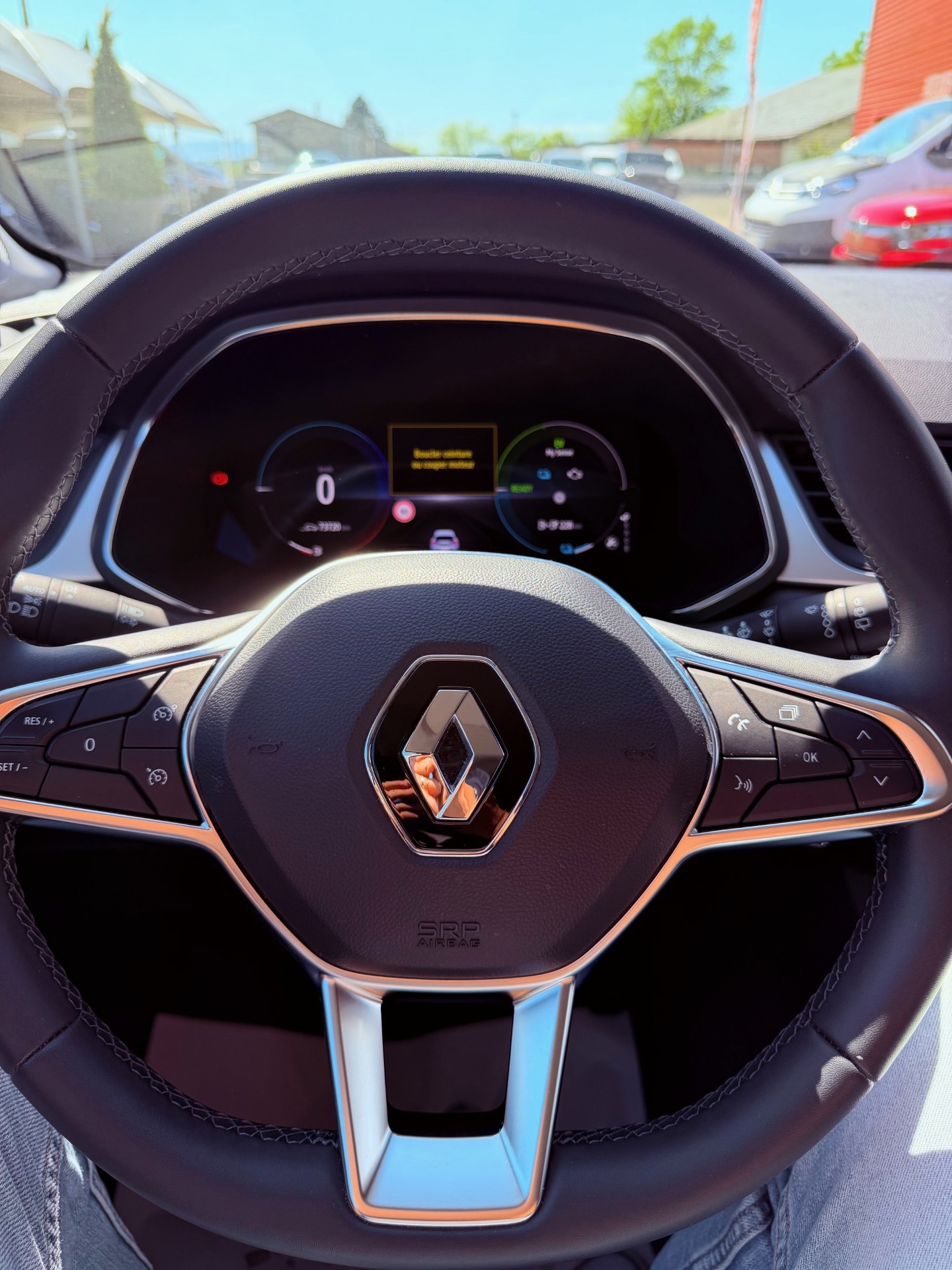 
								RENAULT Captur 1.6 E-Tech Hybride rechargeable 160 ZEN full									