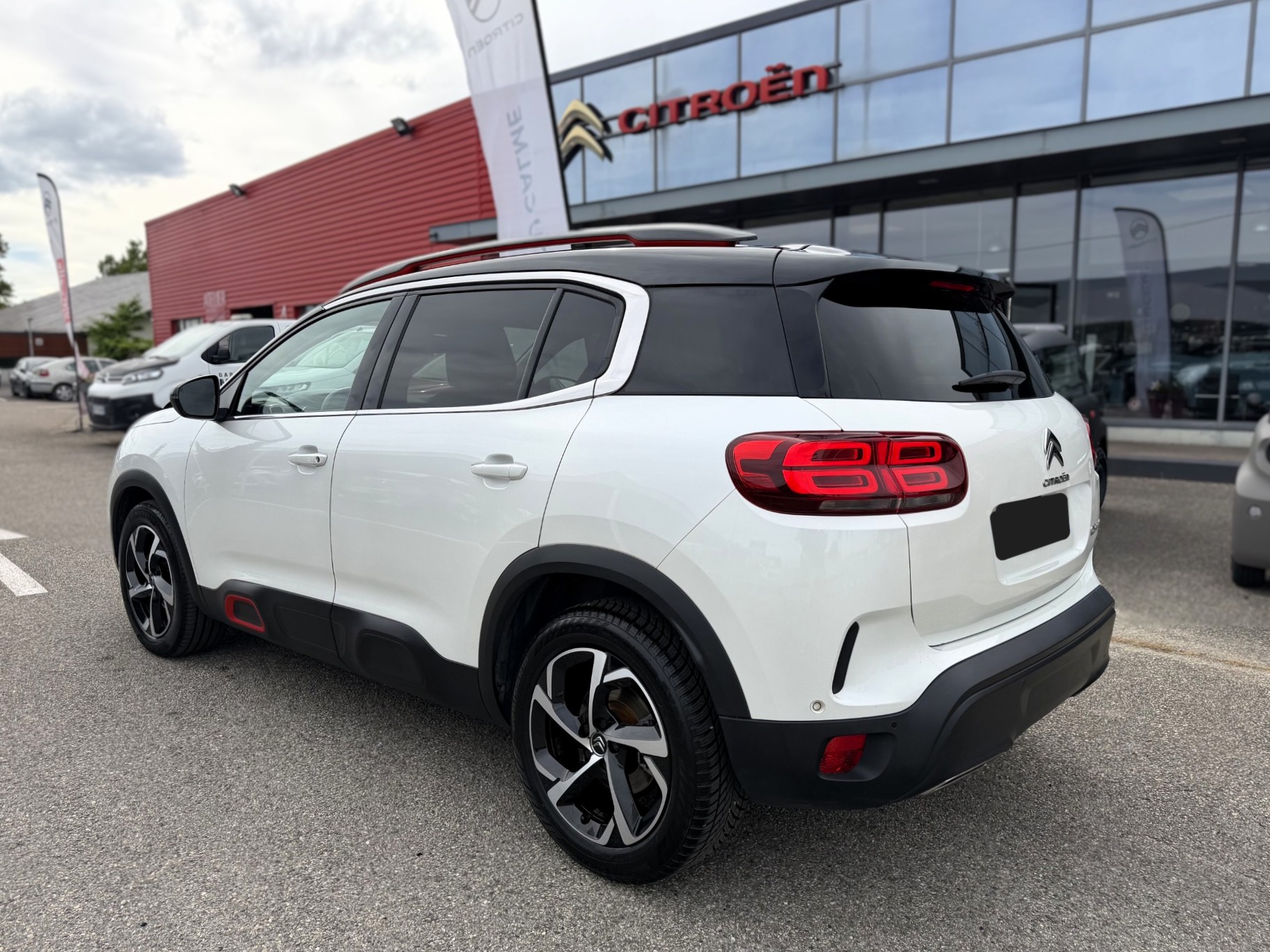 
								C5 Aircross BlueHDi 130 EAT8 SHINE full									