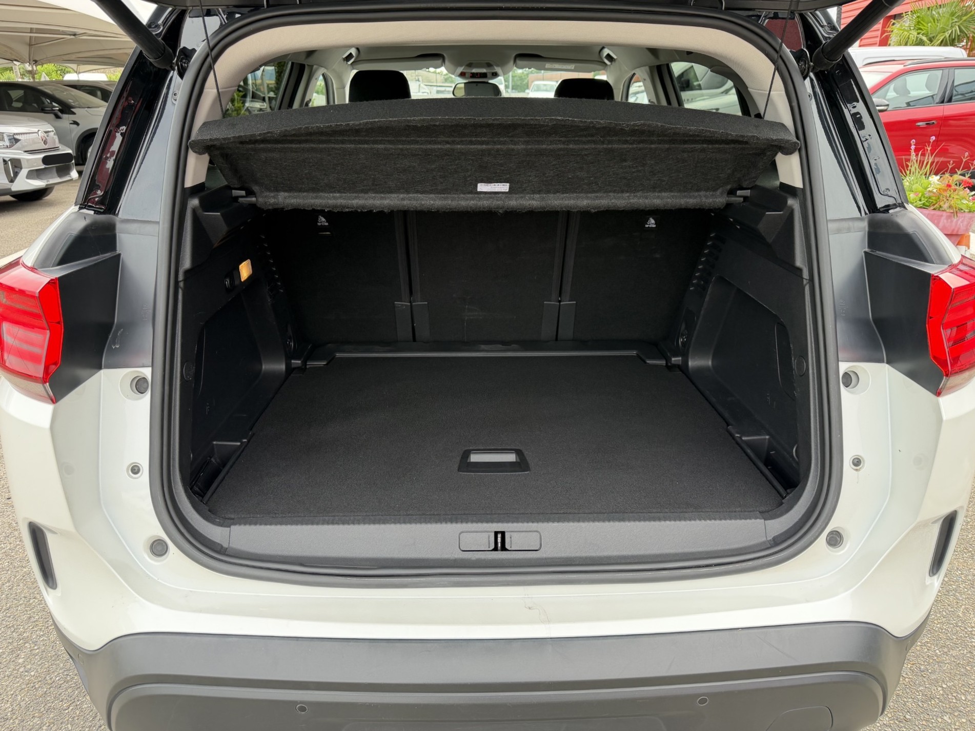 
								C5 Aircross BlueHDi 130 EAT8 SHINE full									