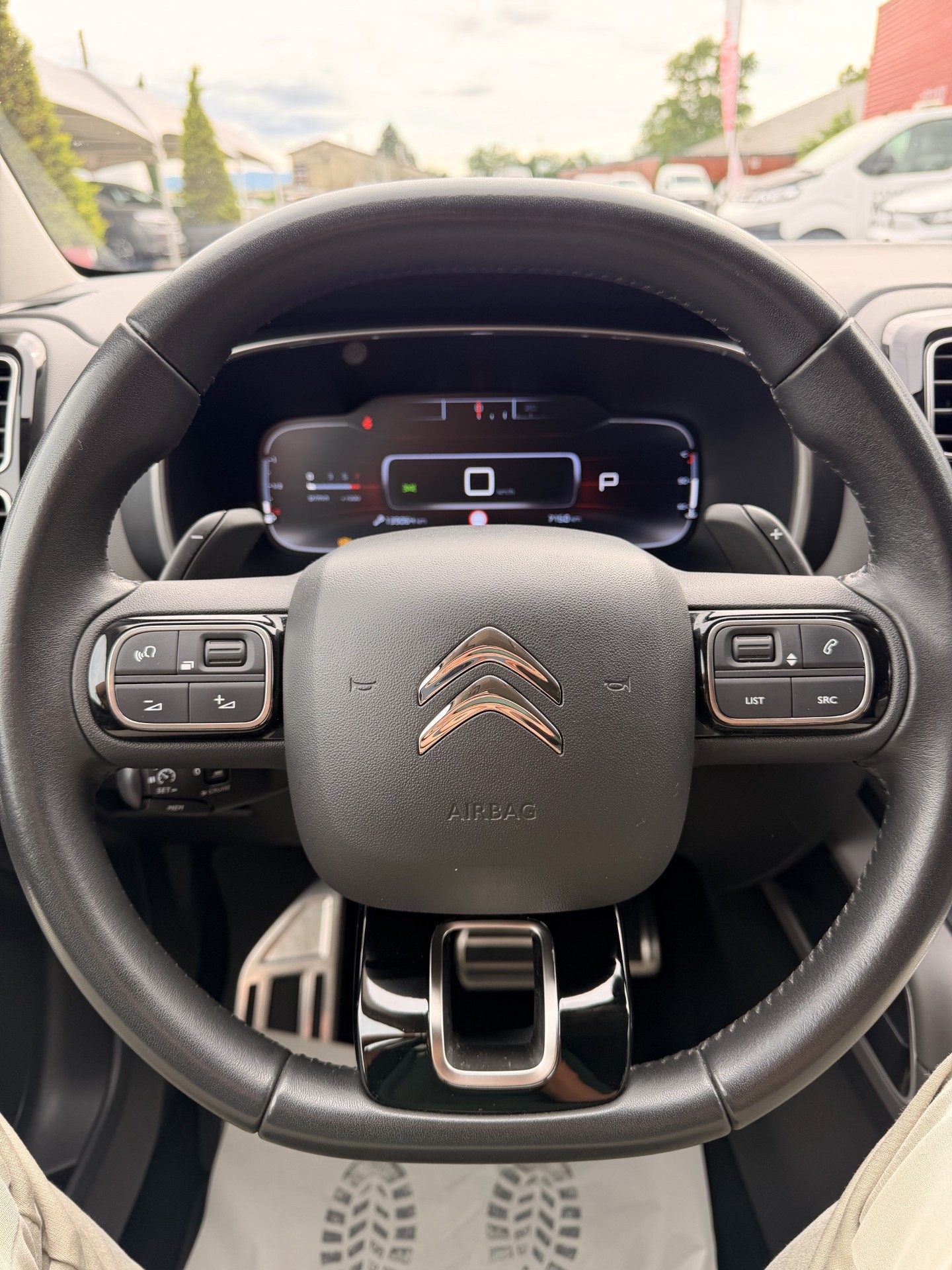 
								C5 Aircross BlueHDi 130 EAT8 SHINE full									