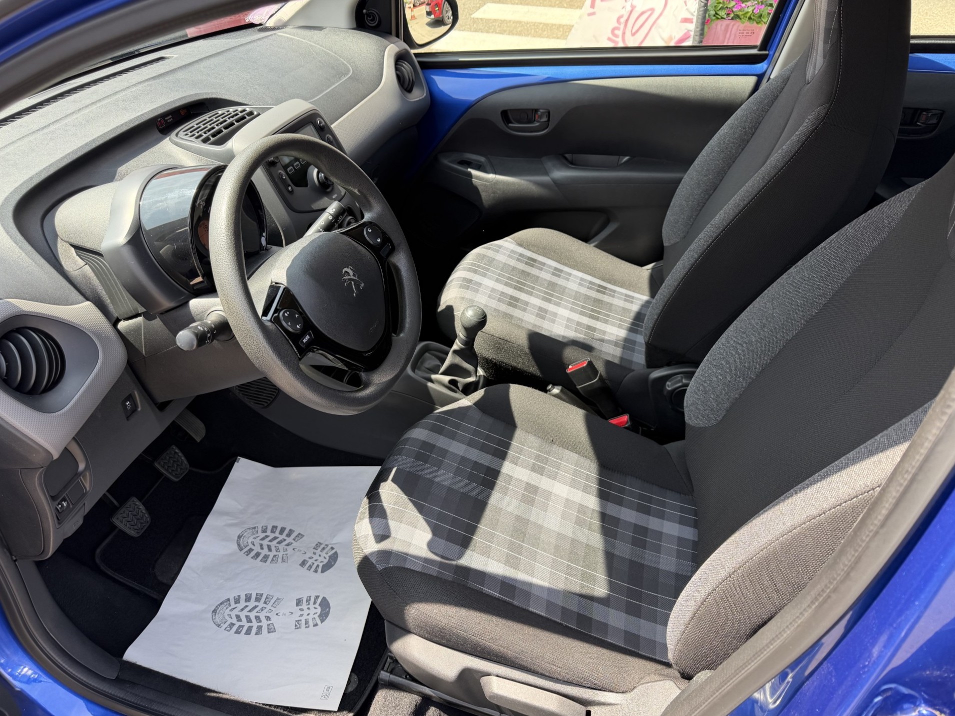 
								108 VTi 72 STYLE 5 portes full									