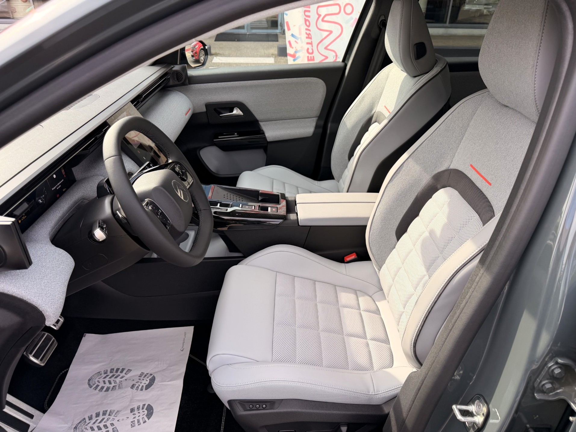 
								Nouveau C5 Aircross 145ch E-DCS6 MAX full									