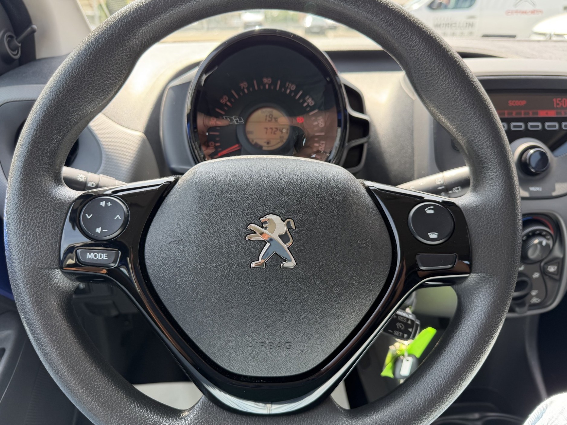 
								108 VTi 72 STYLE 5 portes full									